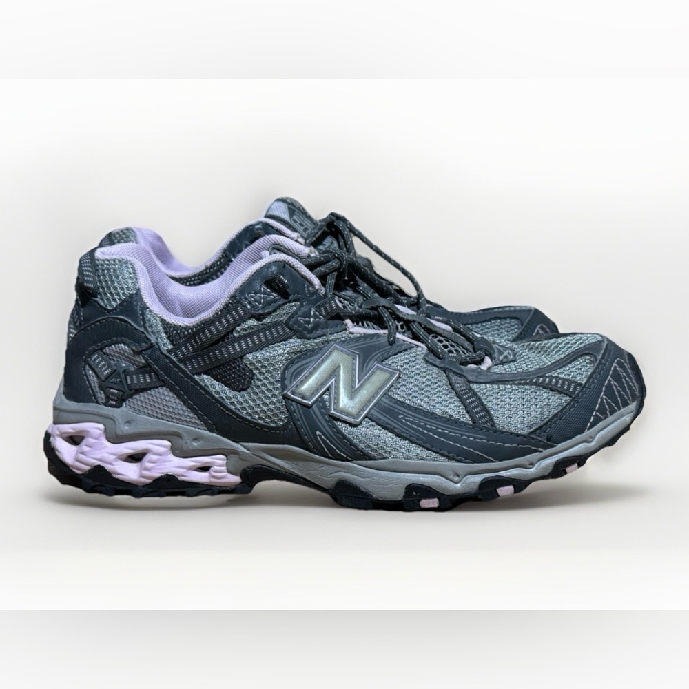 New Balance 572 All Terrain trail running shoes gym workout Women’s size 9.5